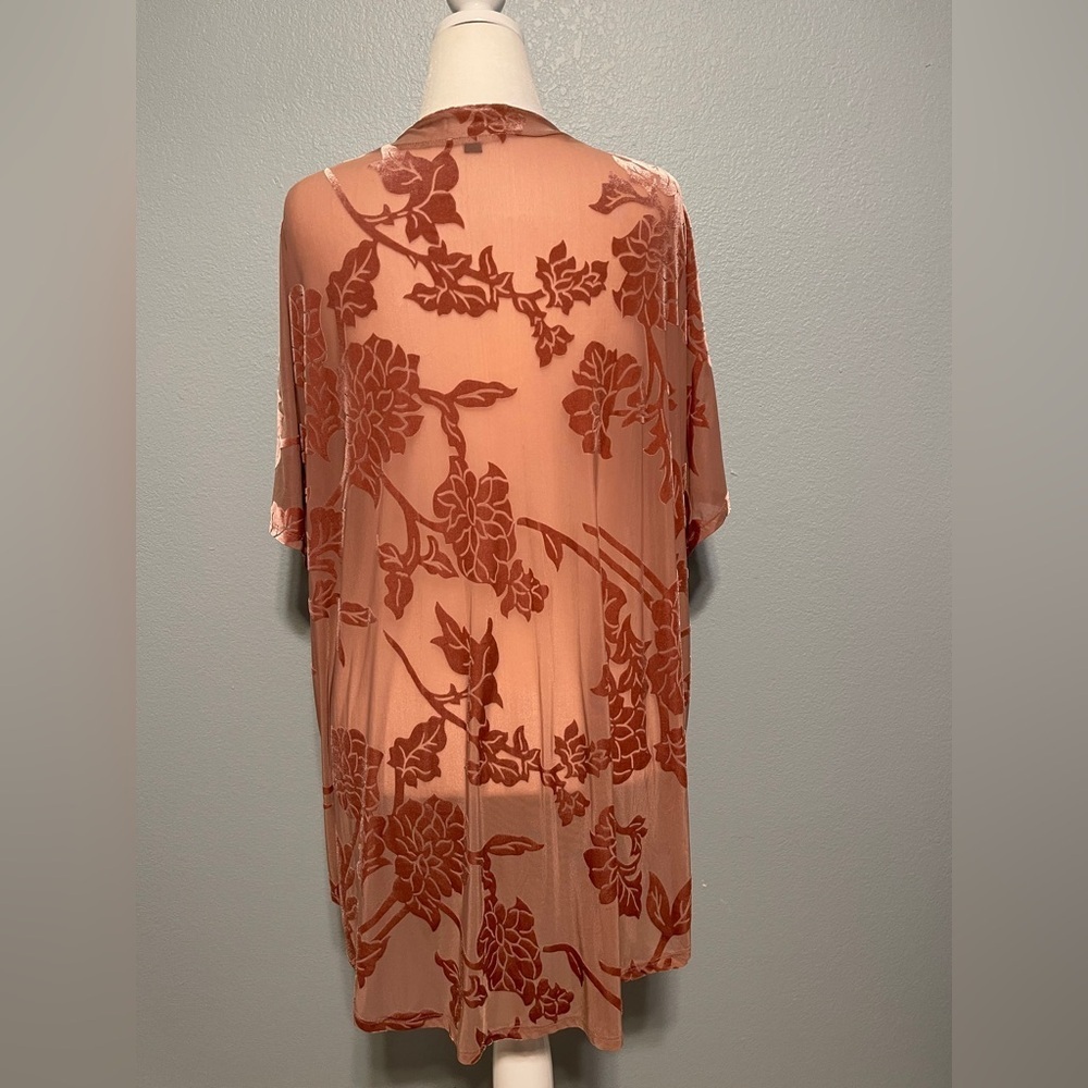 Torrid Rose Pink Velvet Burnout Sheer Kimono Duster Whimsigoth Goth Size 2 - Picture 2 of 7